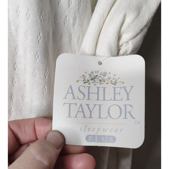 NWT Ashley Taylor Nightgown XL Brushed Knit Lounger Embroidered Flower White - Picture 4 of 6